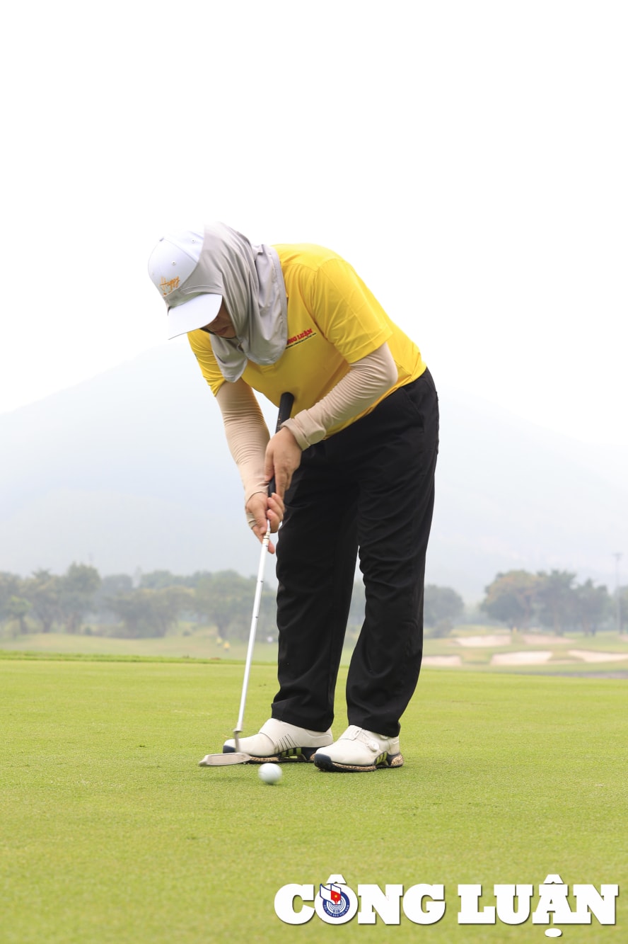 khai mac giai golf uoc mo xanh lan thu 2 nam 2023 vi ngay mai tuoi sang hinh 18