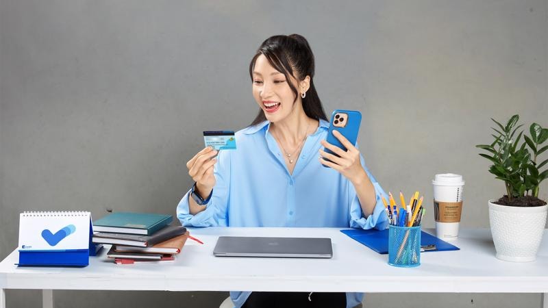 mcredit 2 nam lien tiep nhan giai thuong cong ty tai chinh tieu dung tot nhat viet nam hinh 3