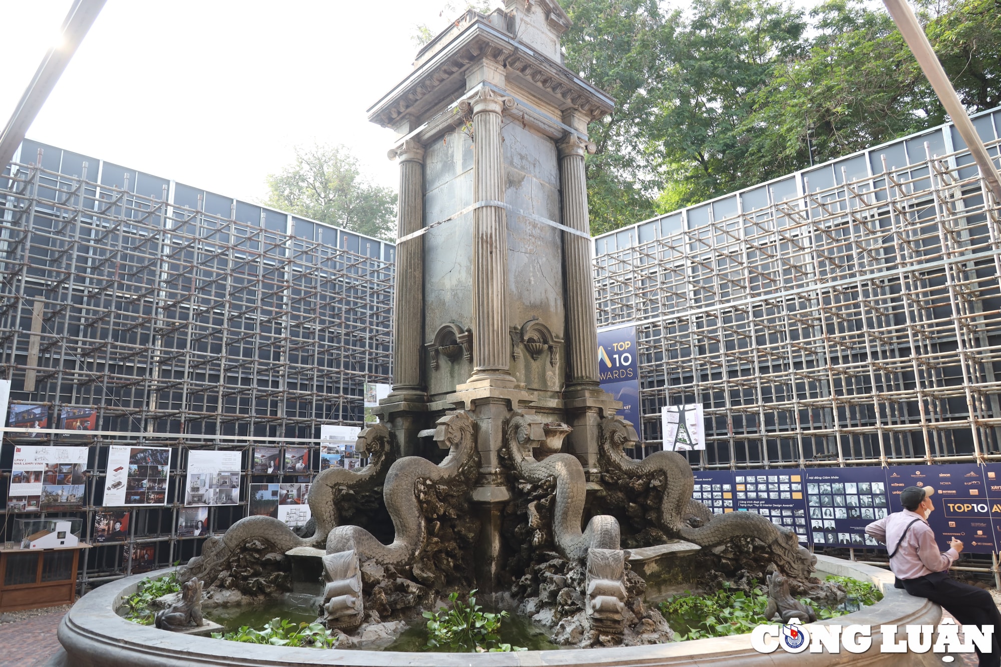 nha kinh guong doc dao tai trien lam kien truc top 10 awards pavilion hinh 4