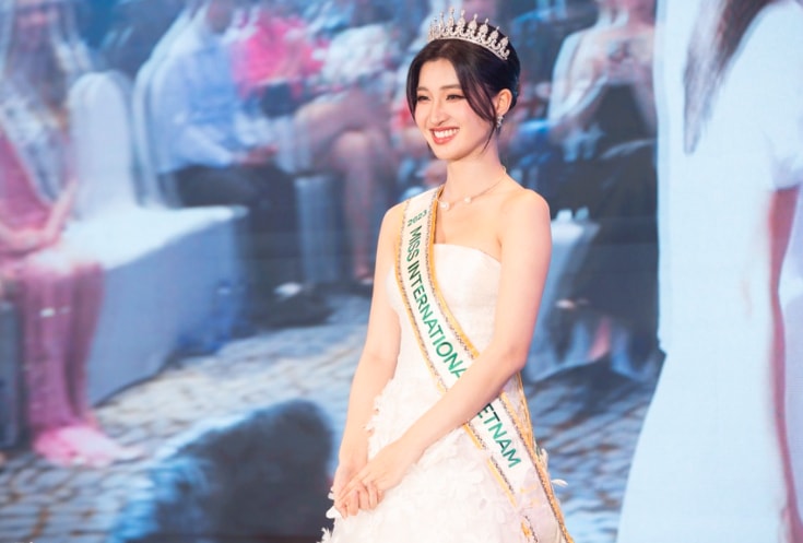 a hau phuong nhi phu nhan thong tin thoi hoc de thi hoa hau quoc te hinh 2