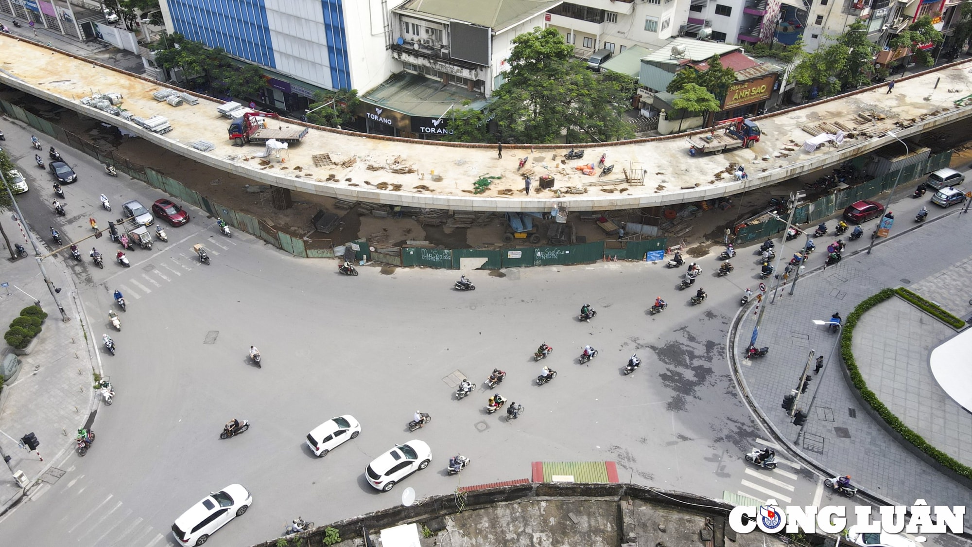 toan canh cau vuot chu c 150 ti dong sap thong xe o ha noi hinh 2