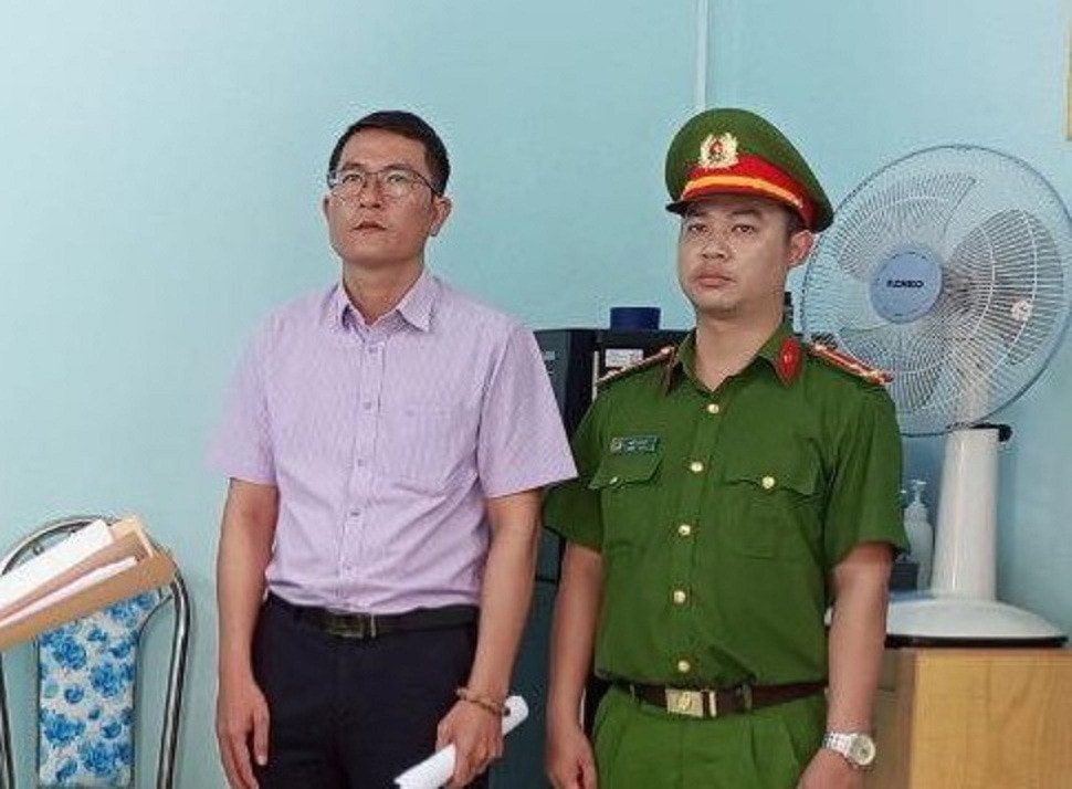 bat pho gd chi nhanh van phong dang ky dat dai huyen khanh vinh ve toi nhan hoi lo hinh 1
