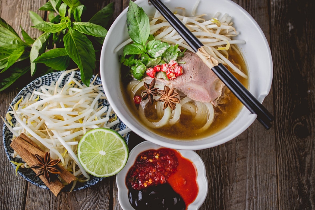michelin goi y cach thuong thuc cac mon ngon viet nam hinh 1