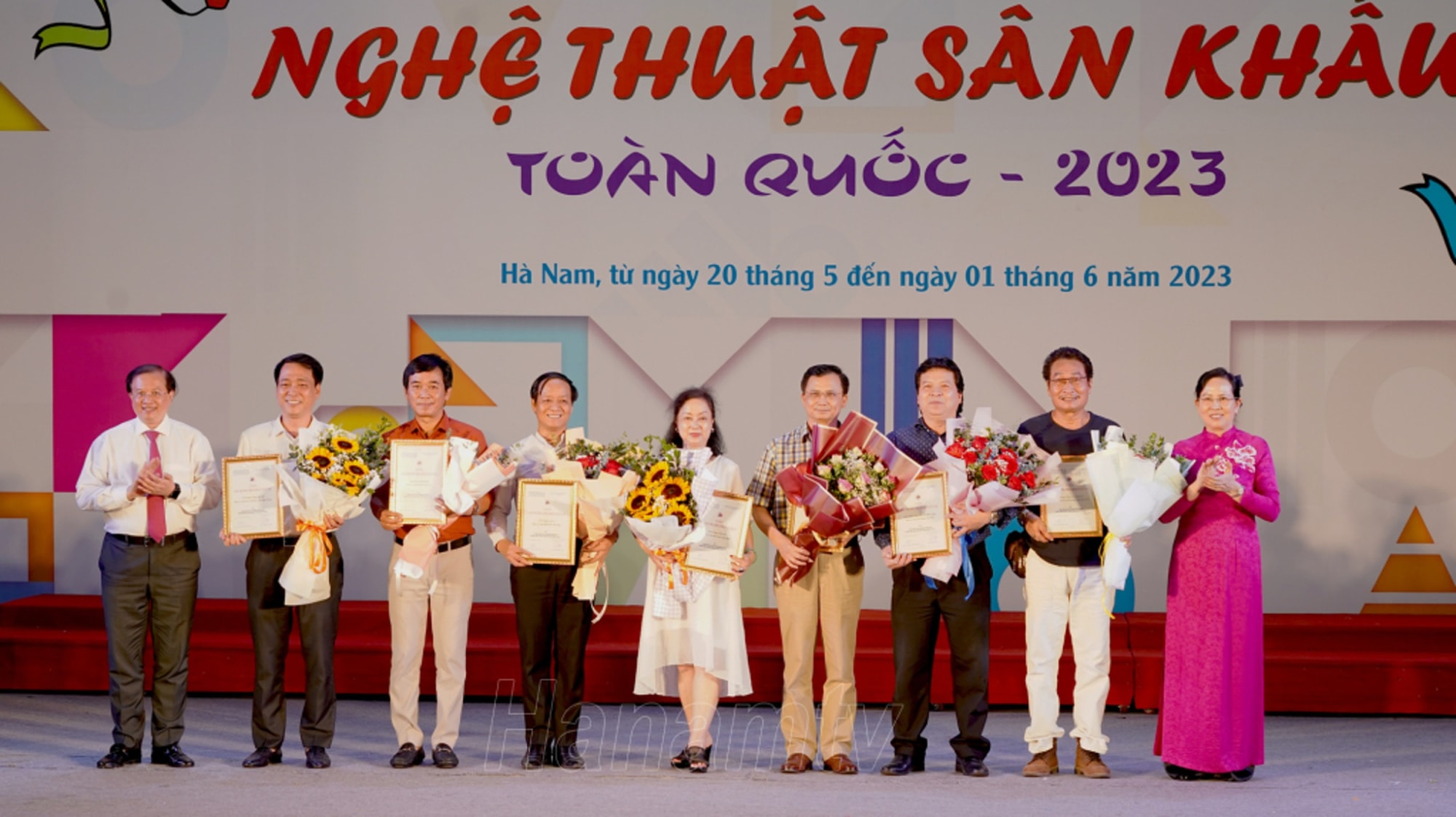 som hoan thien chinh sach dac thu de nghe si giu nghe va sang tao hinh 1