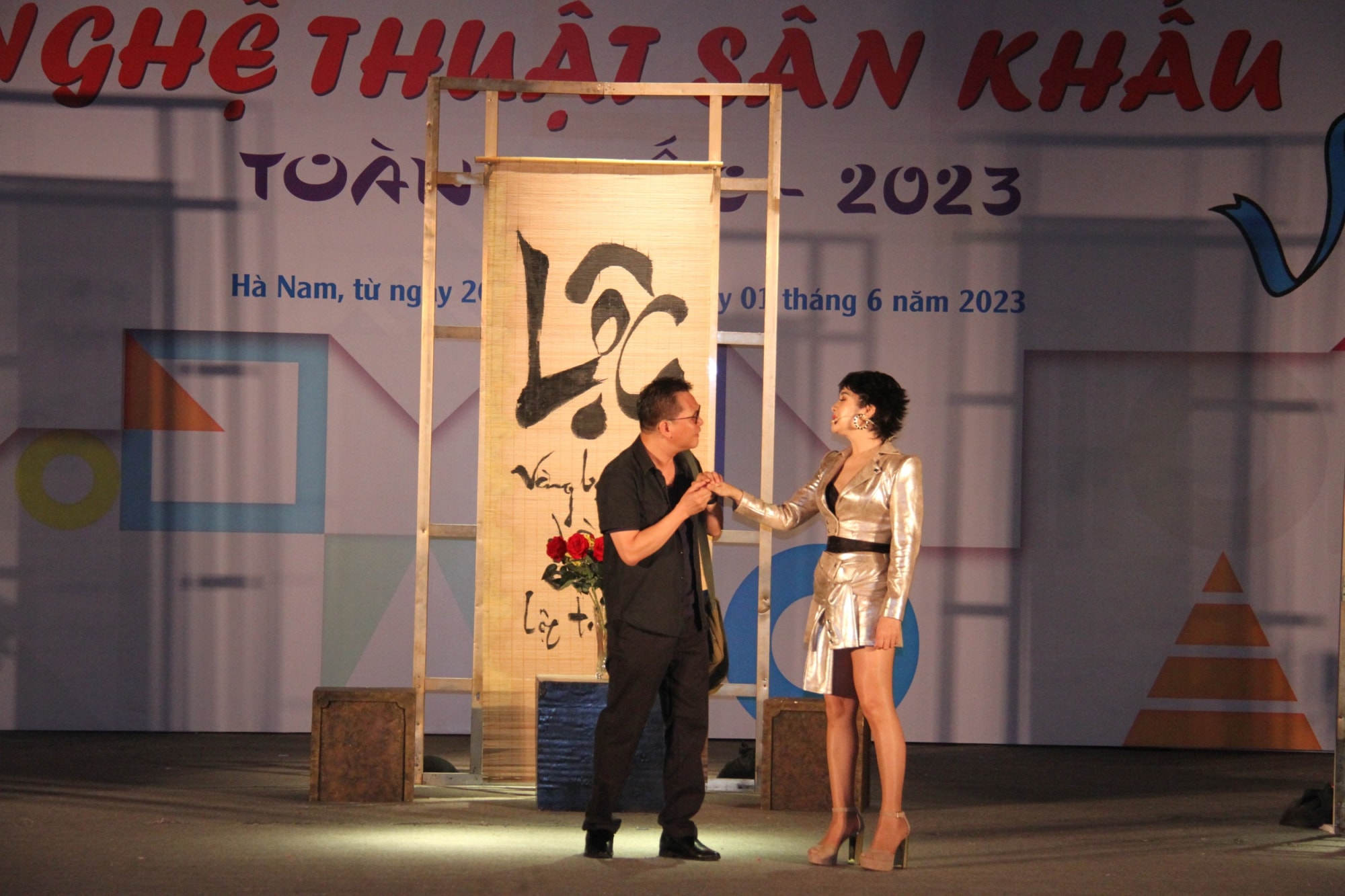 som hoan thien chinh sach dac thu de nghe si giu nghe va sang tao hinh 3