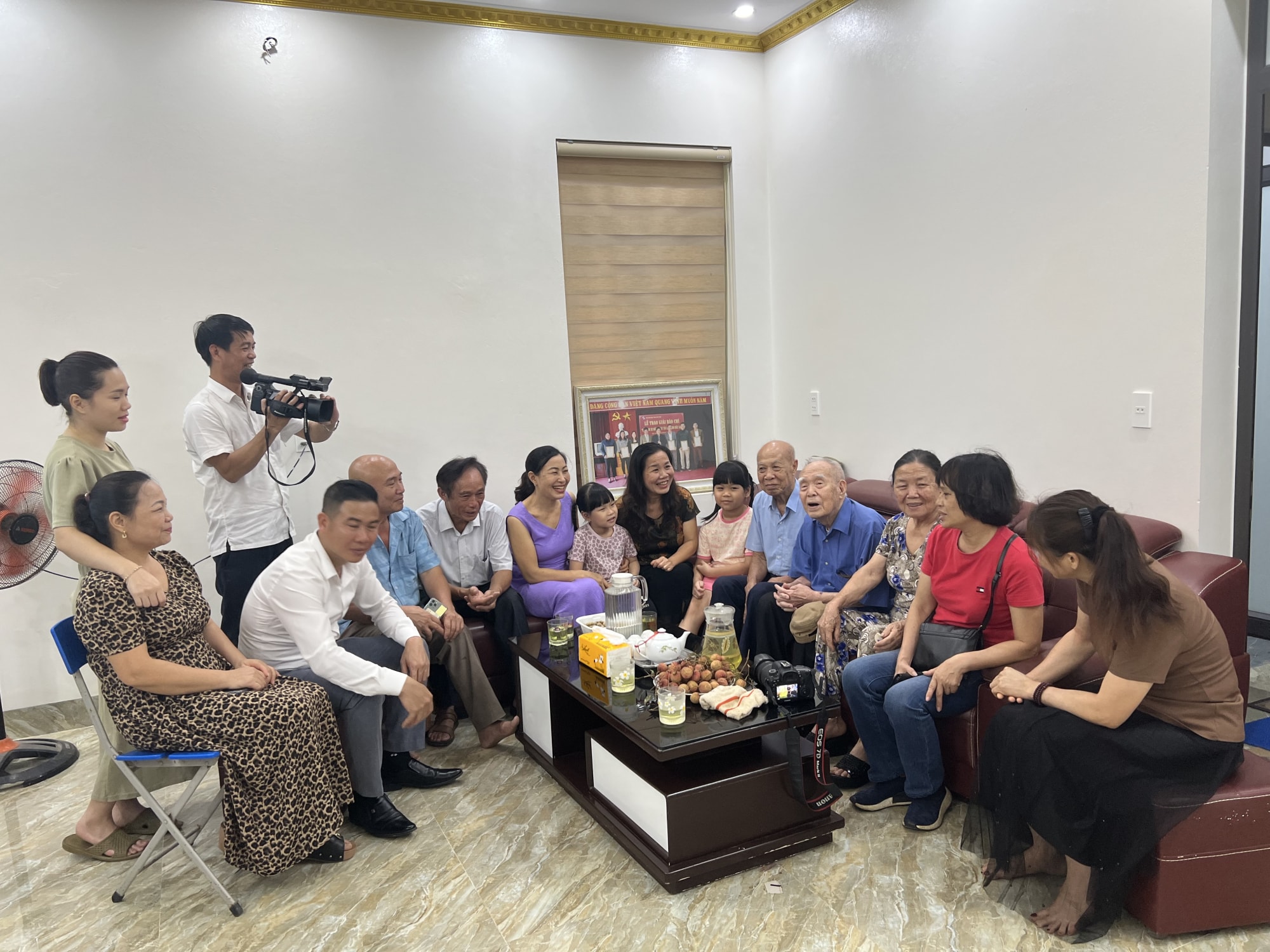 gap lai nha bao thai duy duoc nghe nhung cau chuyen con rat moi hinh 4