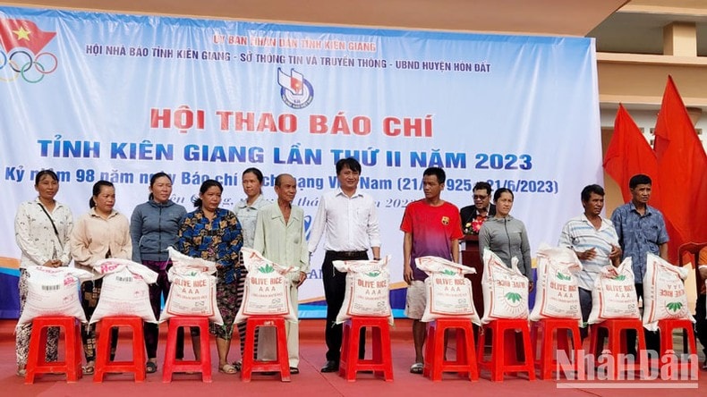 kien giang to chuc hoi thao chao mung ky niem 98 nam ngay bao chi cach mang viet nam hinh 1