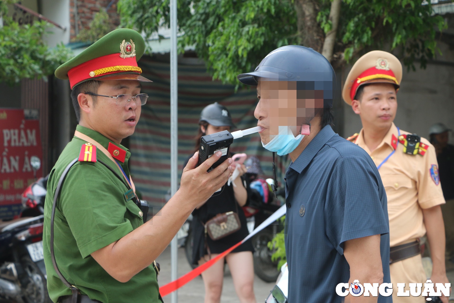 mat gan thang luong huu tai xe bien minh khong bo duoc ruou hinh 1