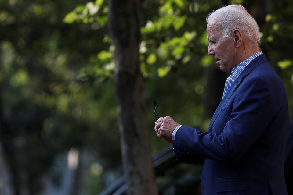 ong biden hoan cuoc hop lanh dao nato vi dieu tri tuy hinh 1