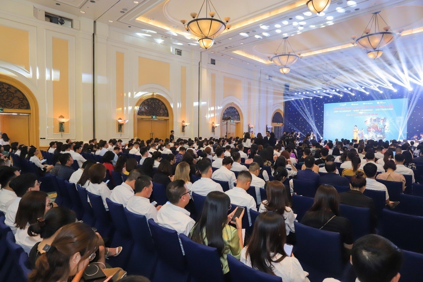 cen land ra mat linh vuc dao tao cung ung nhan luc toan cau hinh 5