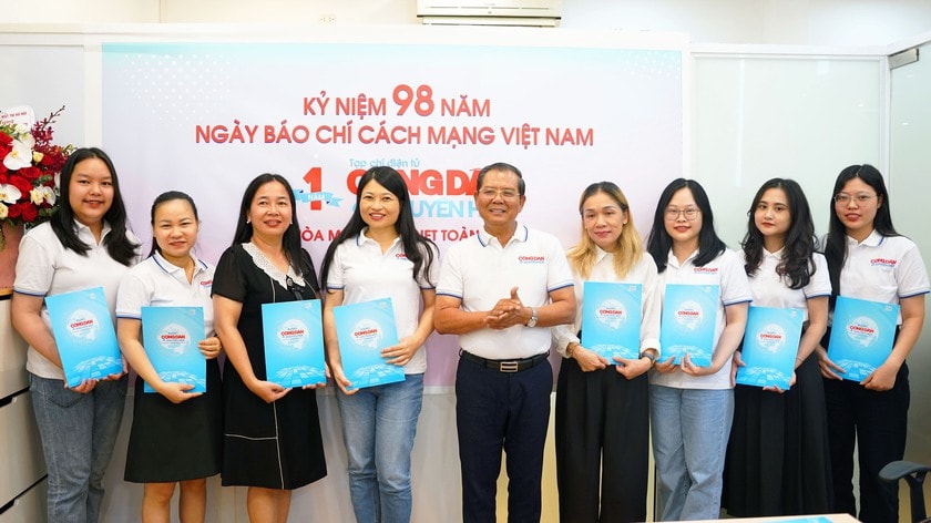 tap chi cong dan va khuyen hoc tiep tuc no luc khang dinh quyet tam tao dung nhung gia tri moi hinh 1