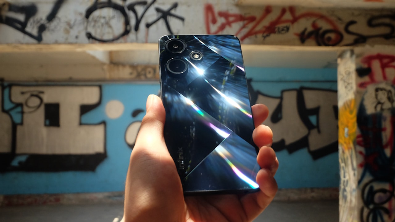 can canh chiec smartphone gia re infinix hot 30i hinh 1