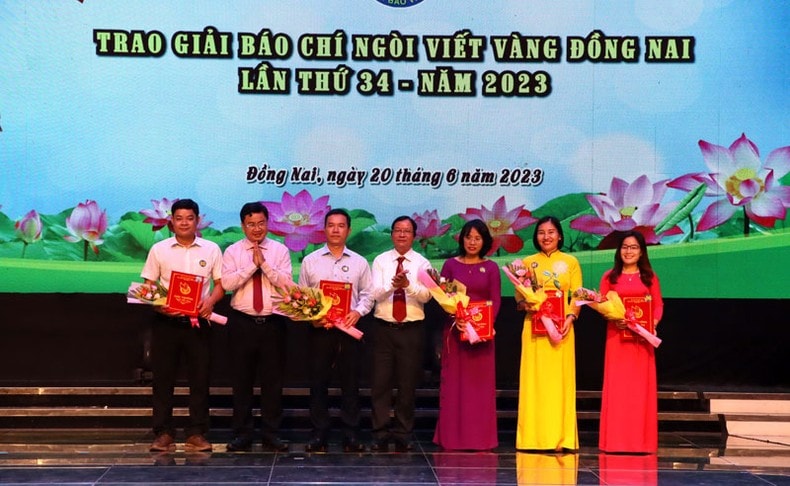 giai bao chi ngoi viet vang dong nai lan thu 34 trao giai cho 16 tac pham hinh 1