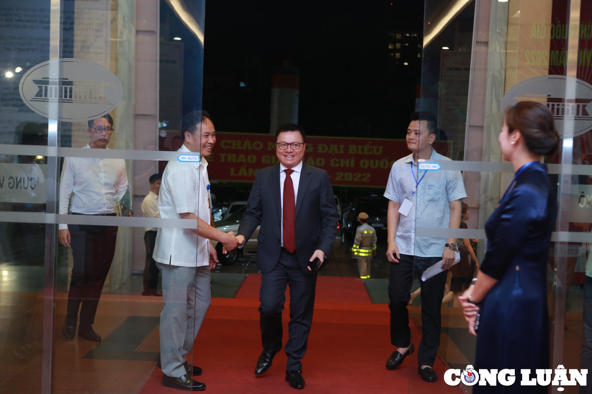 chu tich nuoc vo van thuong du le trao giai bao chi quoc gia lan thu xvii nam 2022 hinh 5