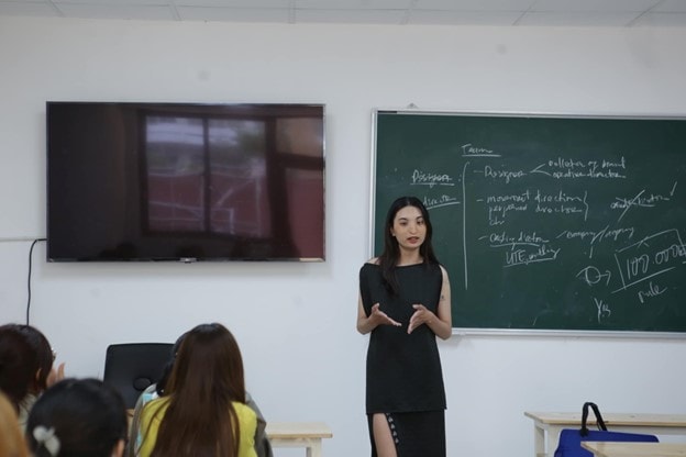 vuot bo khiem khuyet mui khong xuong nu sinh tre tro thanh nguoi mau tren nhieu san dien hinh 3