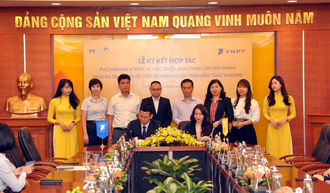 vnpt hop tac pvcombank cung cap cac giai phap tai chinh so cho doanh nghiep hinh 1