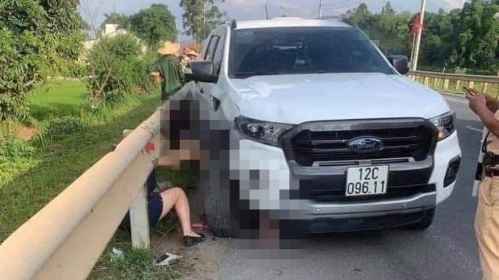 xe ban tai no lop tong lien hoan tren quoc lo 1 2 nguoi thuong vong hinh 1