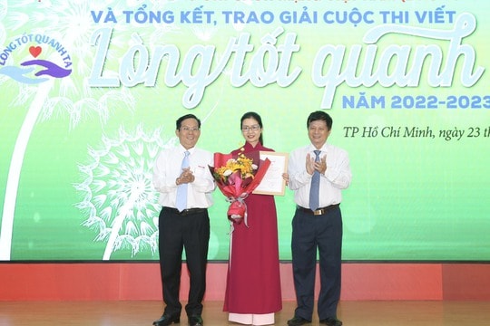 bao nguoi lao dong tong ket va trao giai cuoc thi viet long tot quanh ta lan thu nhat hinh 2