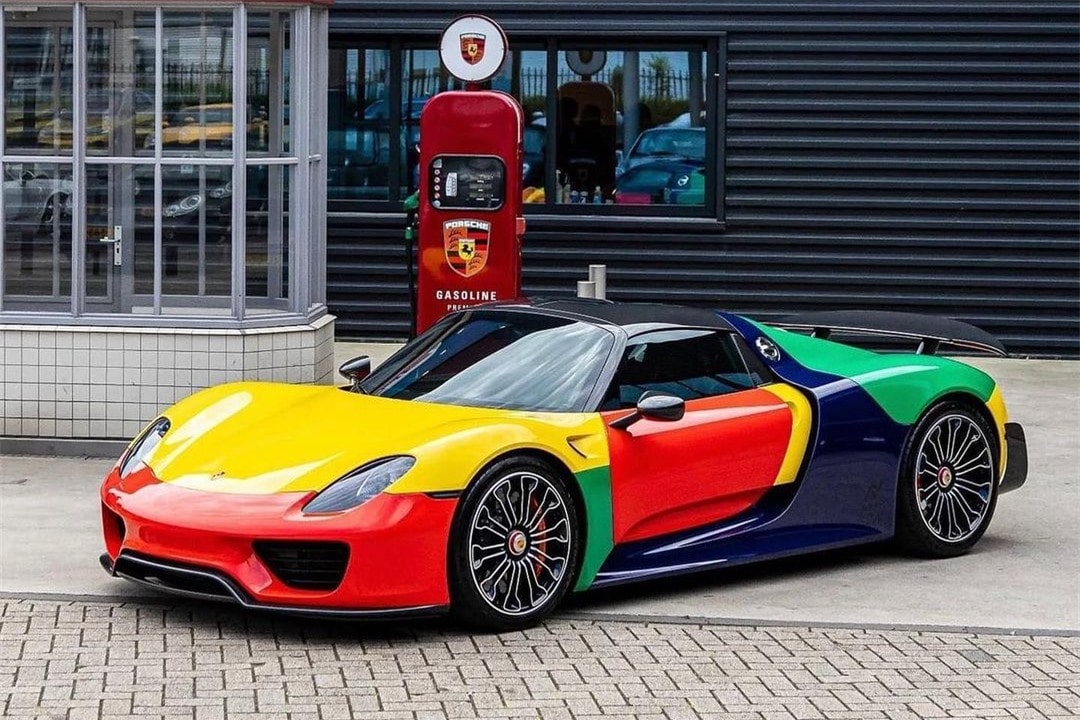 chiem nguong porsche 918 spyder weissach voi cach phoi mau doc dao hinh 1
