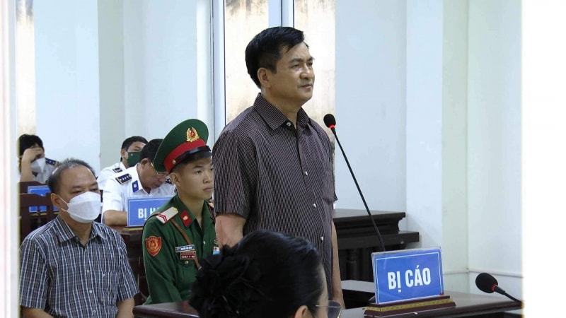 cuu trung tuong cuu tu lenh canh sat bien bi de nghi tu 16 nam den 16 nam 6 thang tu hinh 2