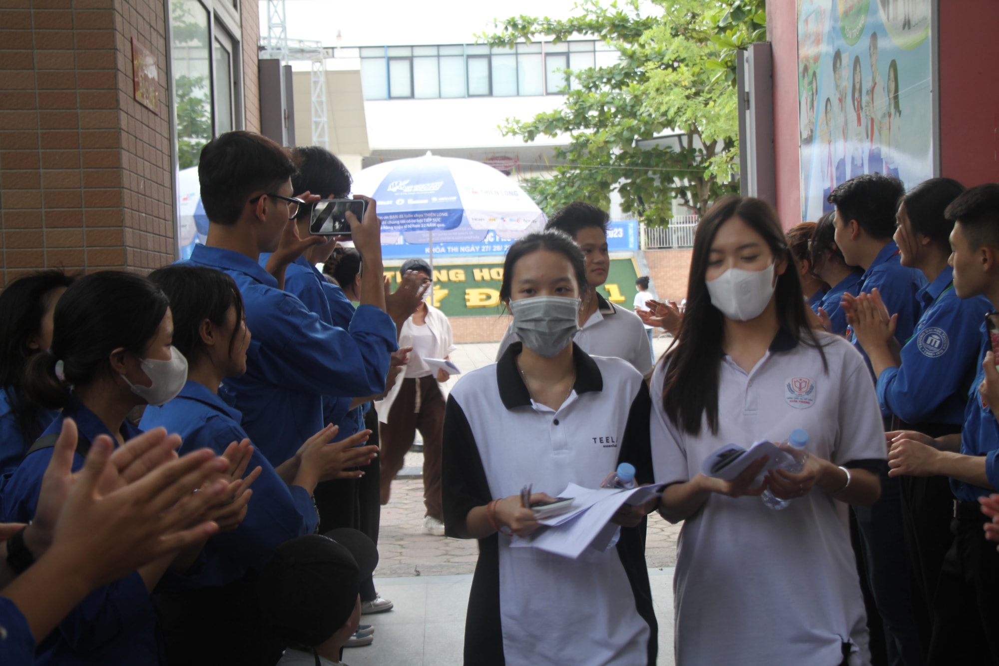mon hoa hoc de thi khong qua kho hinh 1