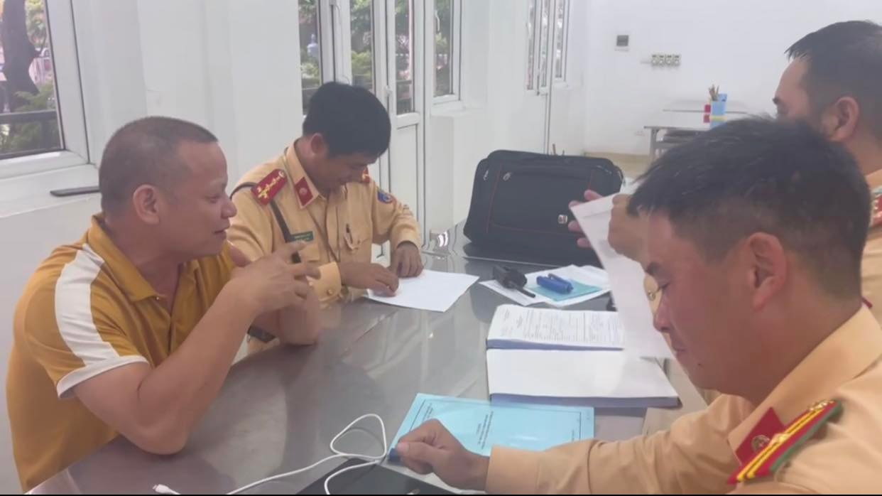 vi pham gap doi muc kich khung tai xe bien minh ngai tu choi hinh 1