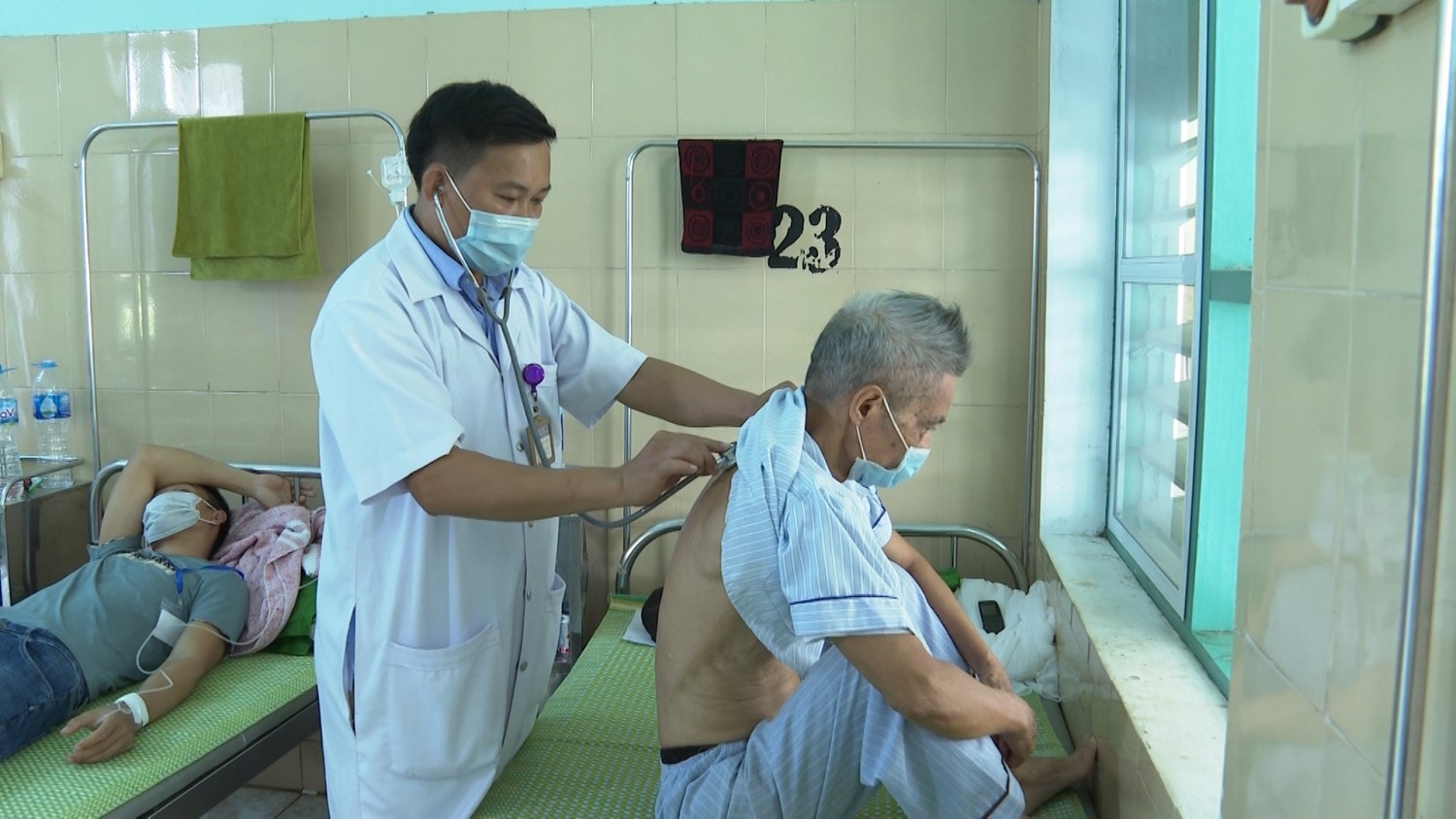 benh vien da khoa huyen tuyen hoa quang binh khong ngung nang cao chat luong kham chua benh hinh 4