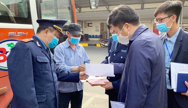 hon 11000 phuong tien kinh doanh van tai vi pham toc do bi thu hoi phu hieu hinh 1
