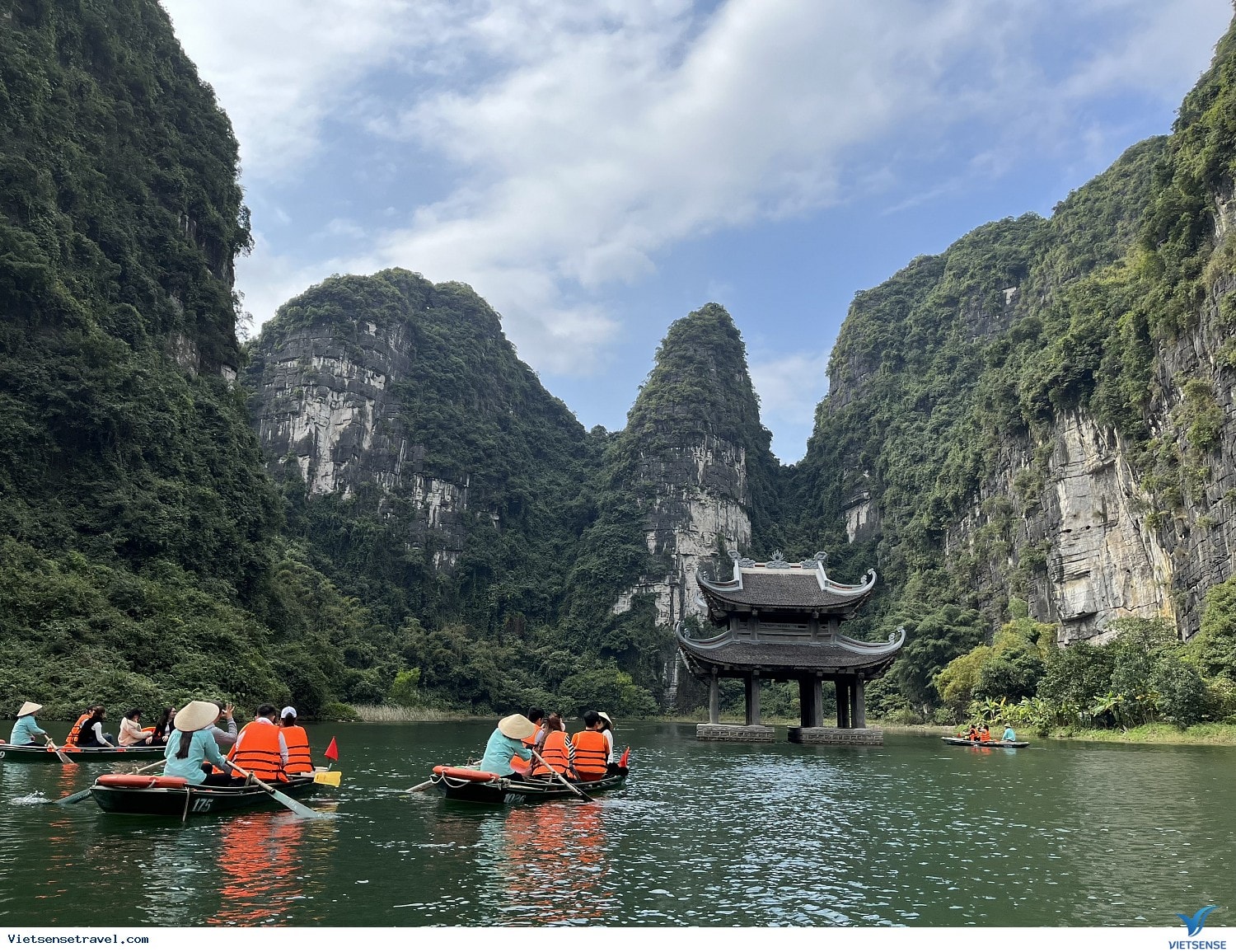 muon but pha du lich viet nam phai biet ke cau chuyen cua chinh minh hinh 2