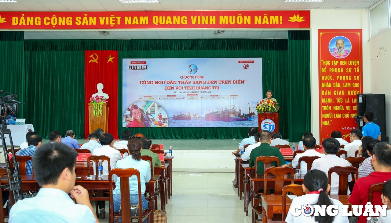 chuong trinh cung ngu dan thap sang den tren bien den voi ba con ngu dan tinh quang tri hinh 1