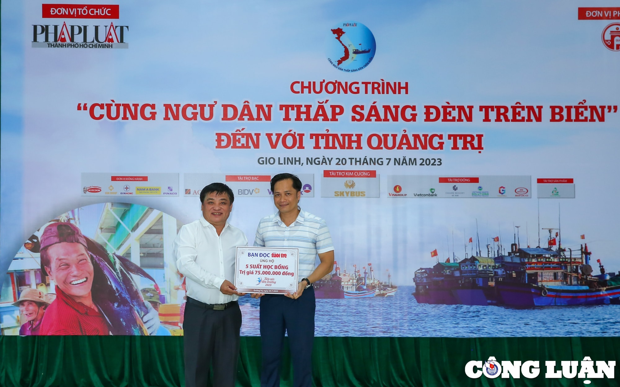 chuong trinh cung ngu dan thap sang den tren bien den voi ba con ngu dan tinh quang tri hinh 7