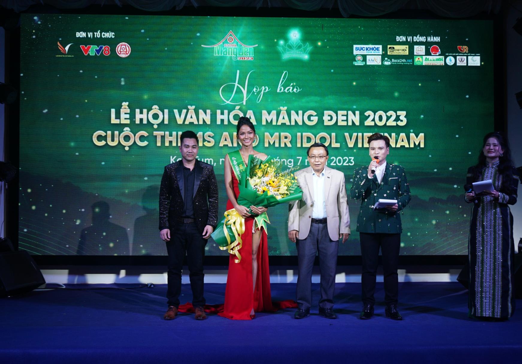 kon tum hoa hau hhen nie lam dai su truyen thong le hoi van hoa mang den hinh 1