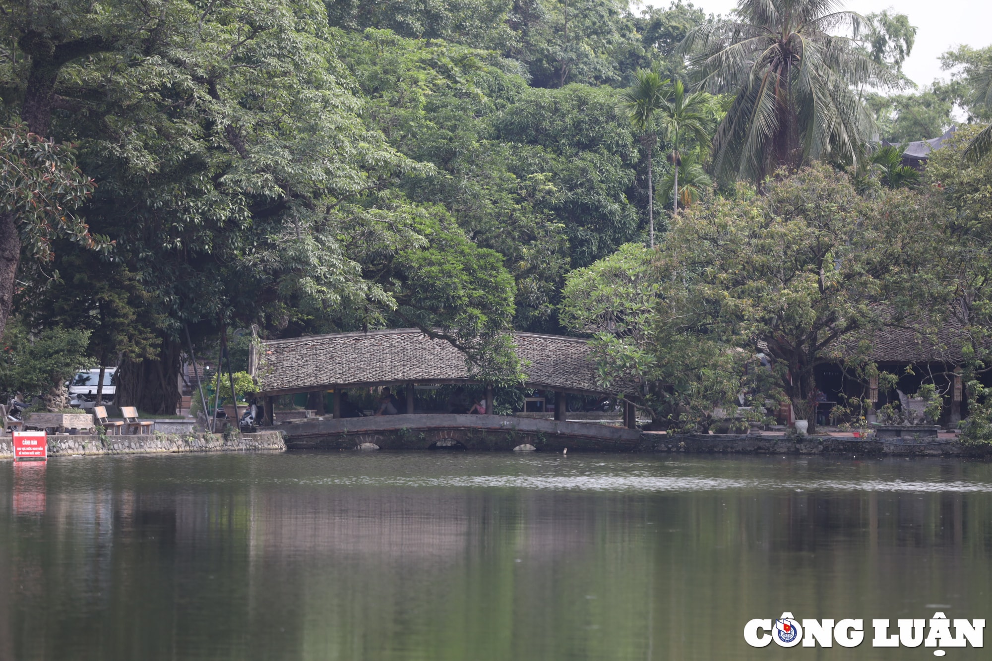 khong gian ngoi chua gan 1000 nam tuoi co kinh nhat tai ha noi hinh 2