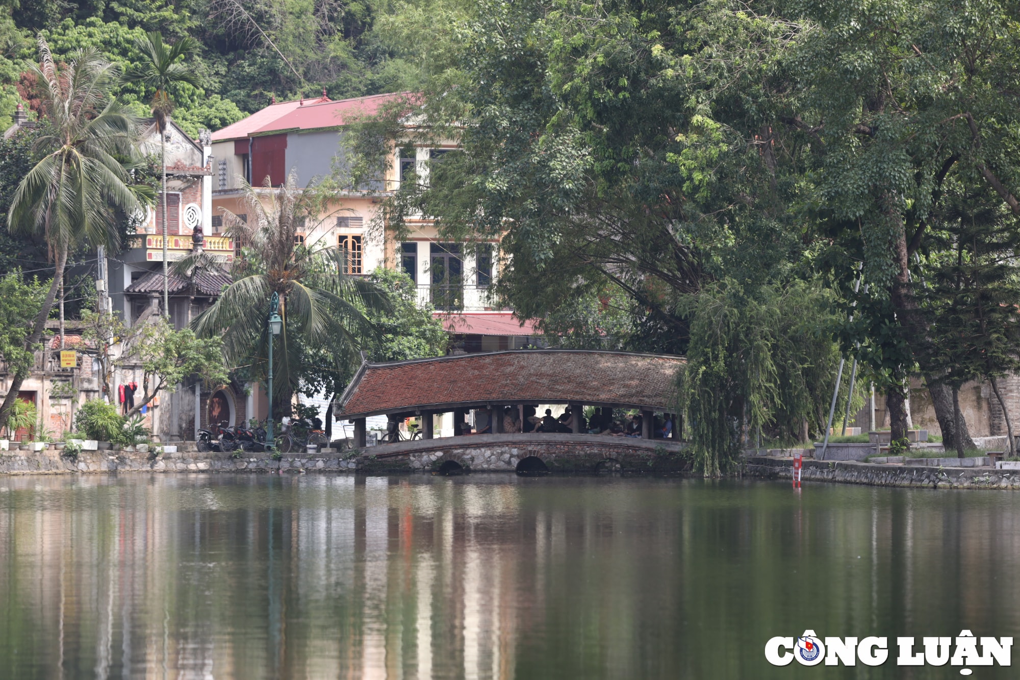 khong gian ngoi chua gan 1000 nam tuoi co kinh nhat tai ha noi hinh 3