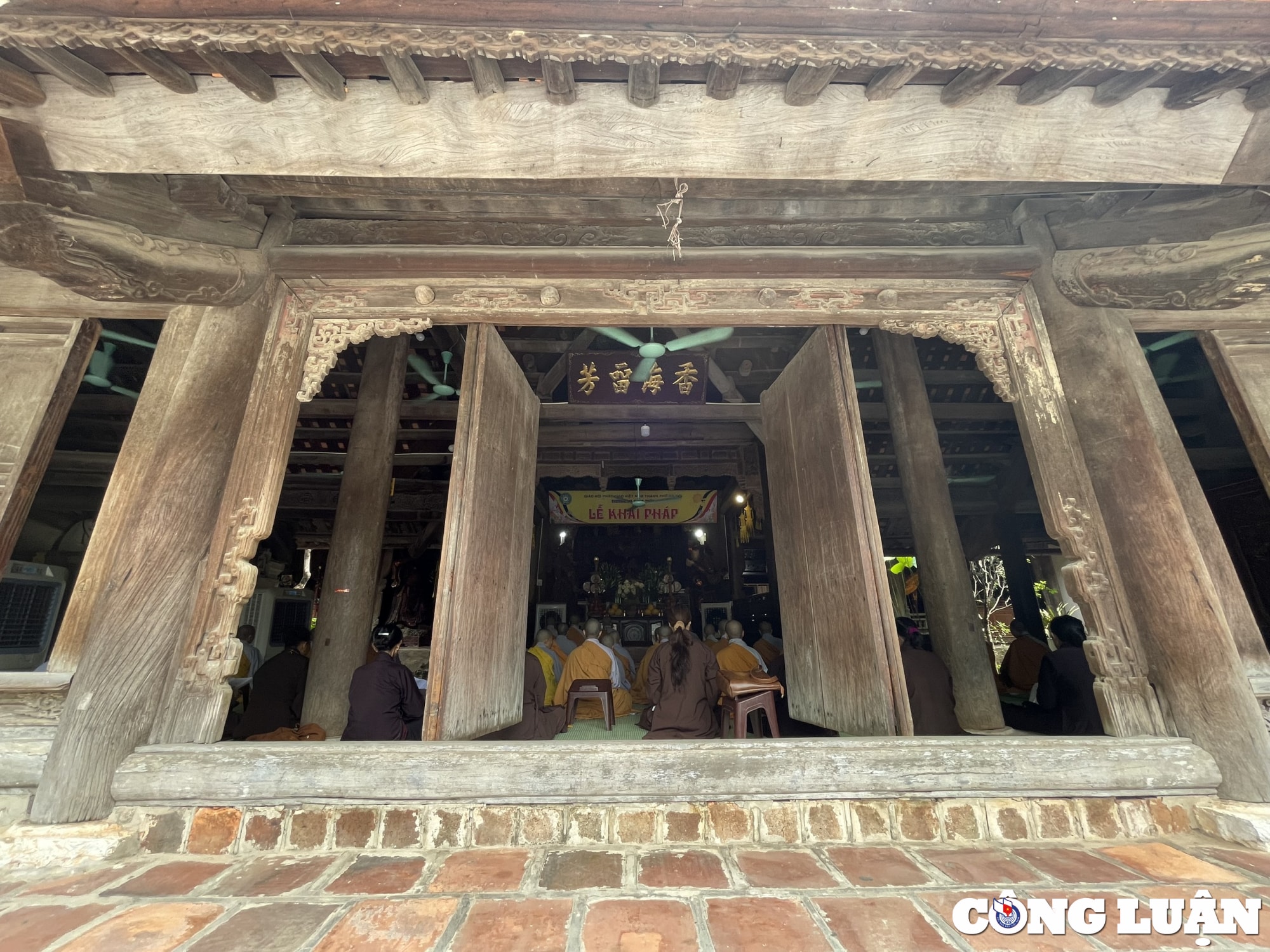 khong gian ngoi chua gan 1000 nam tuoi co kinh nhat tai ha noi hinh 12