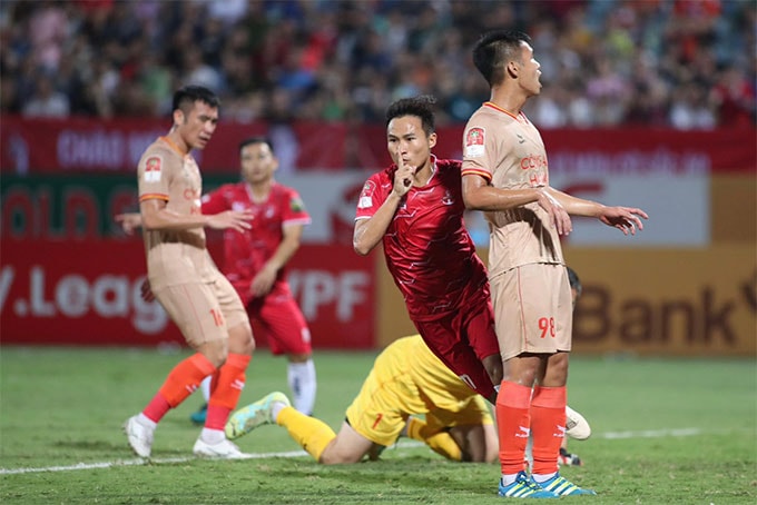 thua hai phong cong an ha noi hut hoi trong cuoc dua vo dich vleague hinh 1