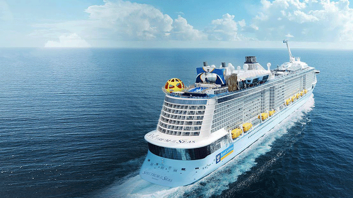 sieu tau bien spectrum of the seas cung 4600 du khach den viet nam hinh 1