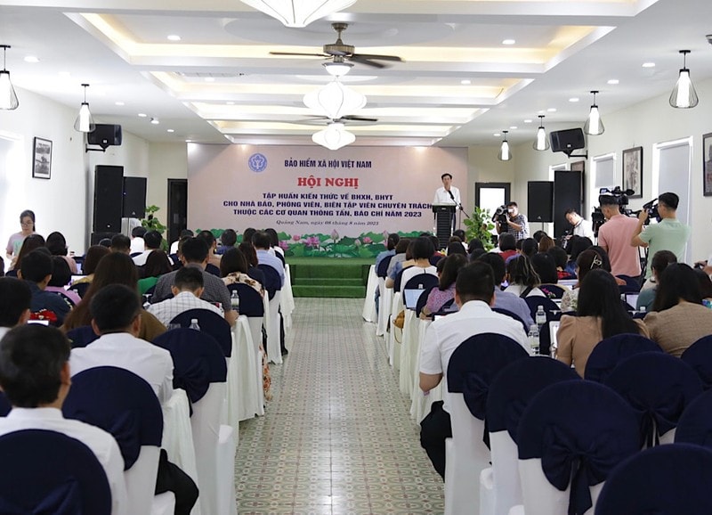 quang nam tap huan cho doi ngu nha bao phong vien ve bao hiem xa hoi bao hiem y te hinh 2