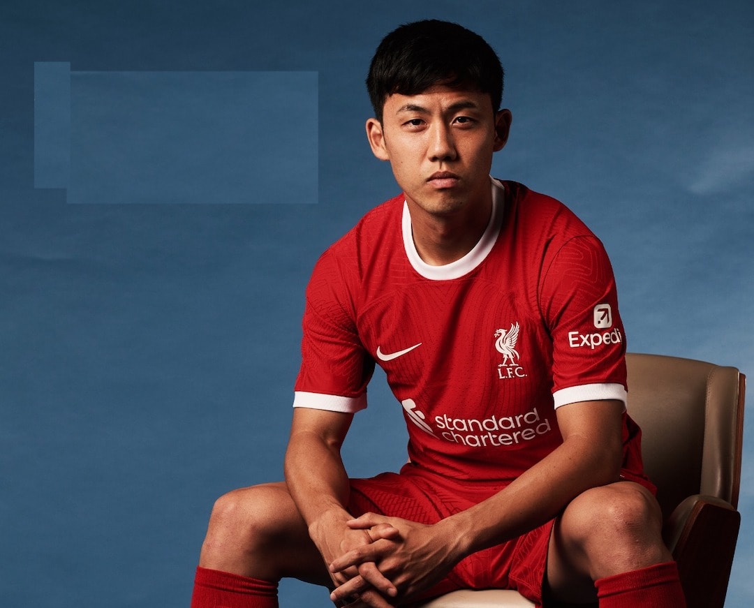 liverpool don tan binh thu 3 den tu chau a hinh 1