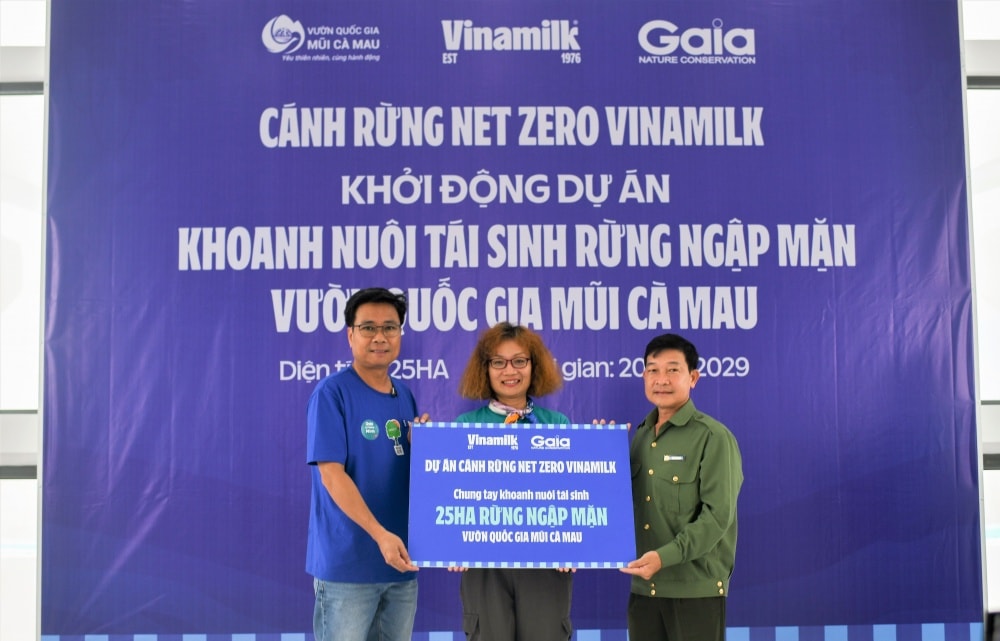 vinamilk day manh hinh thanh cac canh rung net zero hinh 1