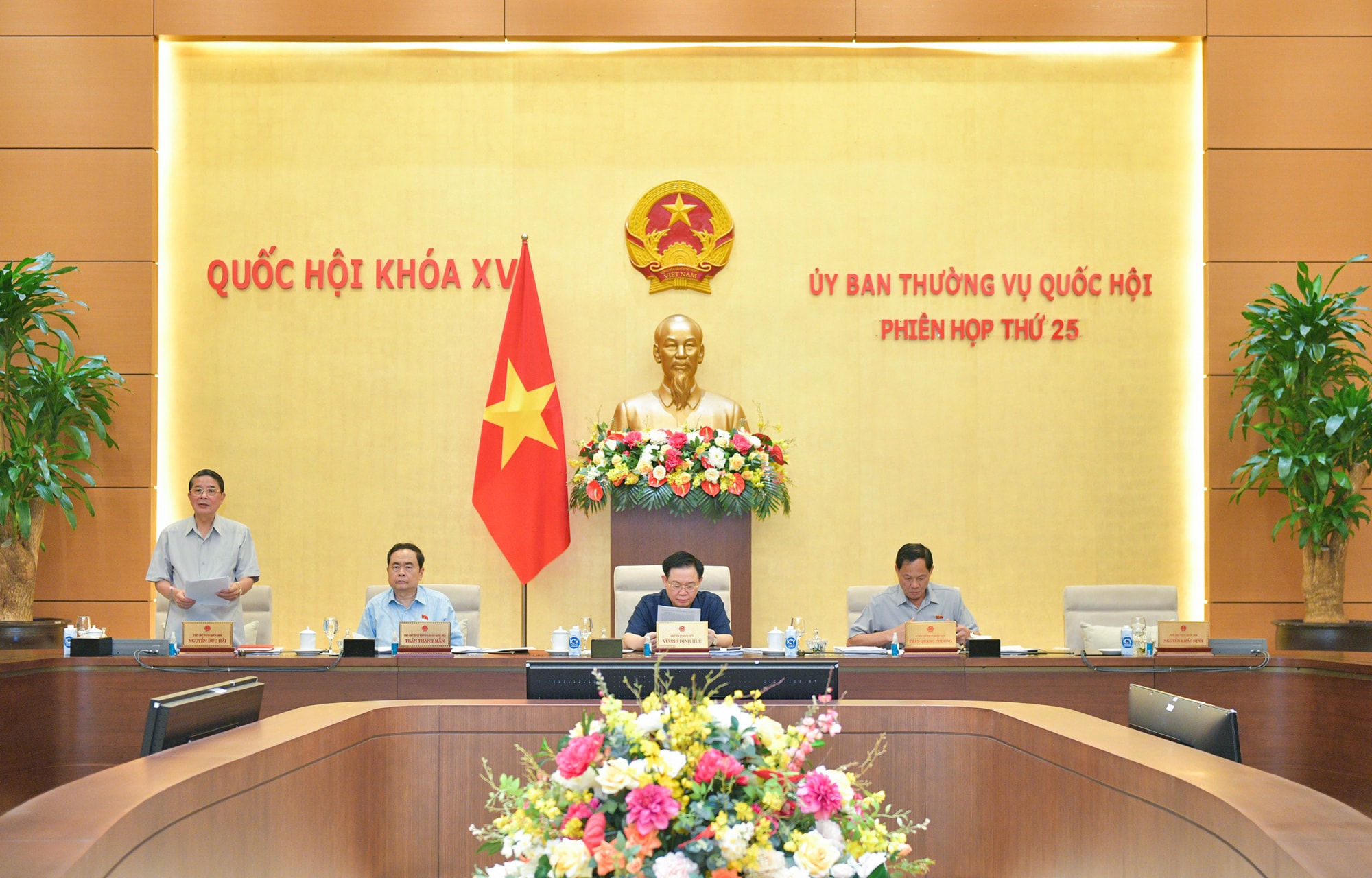 san sang chuan bi cho hoi nghi dai bieu quoc hoi chuyen trach hinh 2