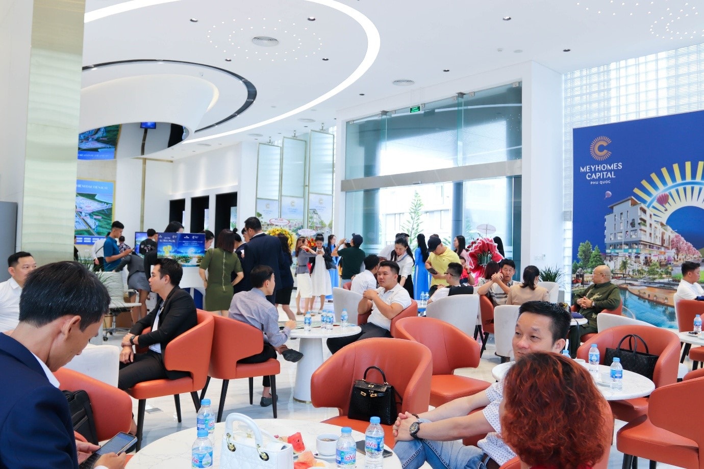 meyhomes capital phu quoc le hoi bia dau tien tai con duong le hoi bon mua hinh 3
