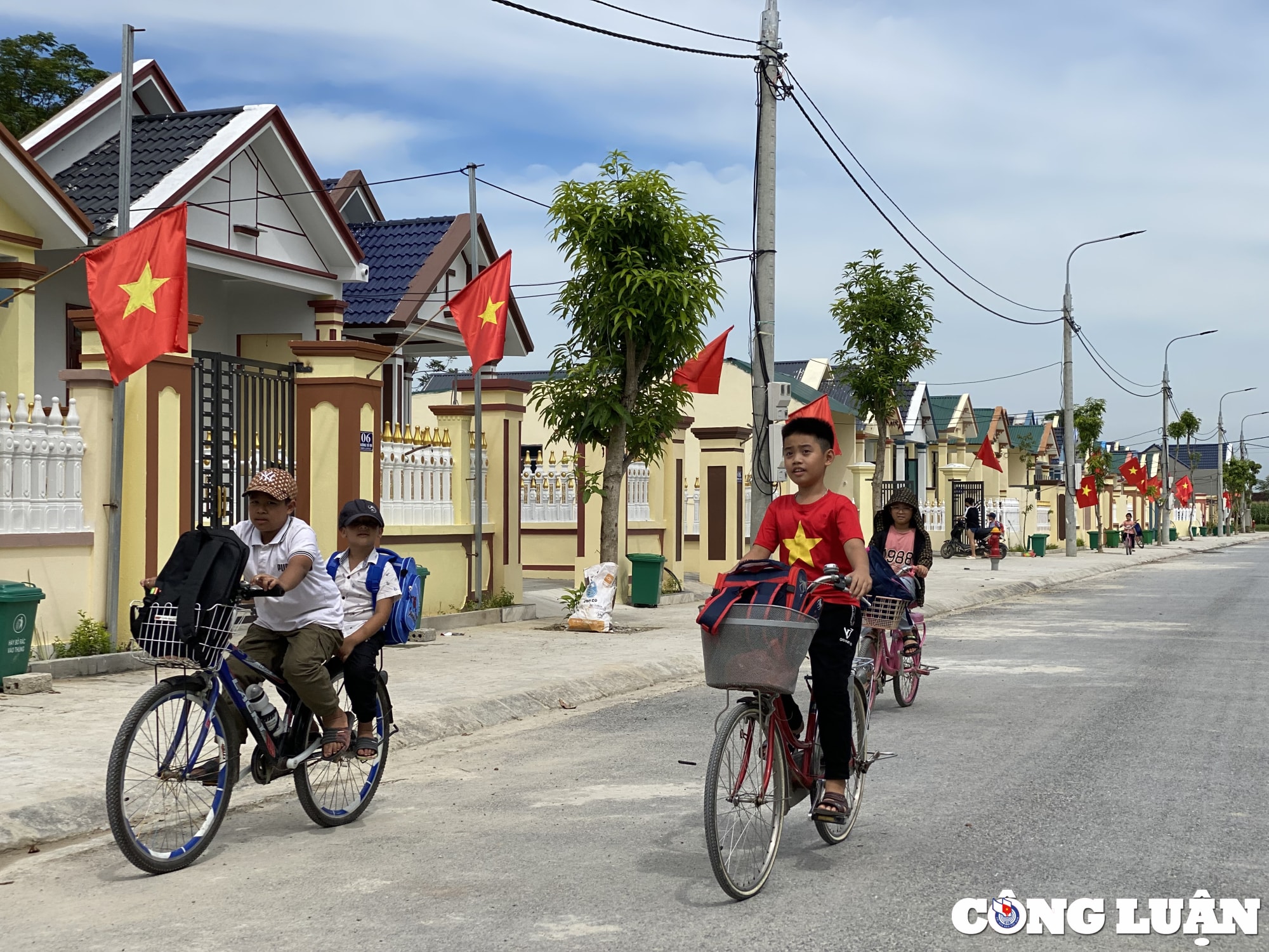 tet doc lap dau tien tren bo hinh 7