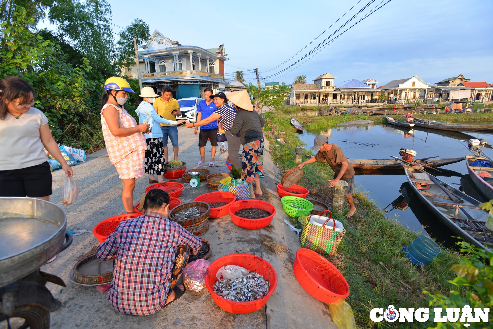 kham pha lang chai ngu my thanh tren pha tam giang hinh 6