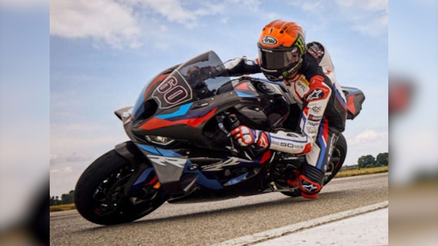 ngam nhin bmw m1000rr 2023 phien ban moi hinh 1