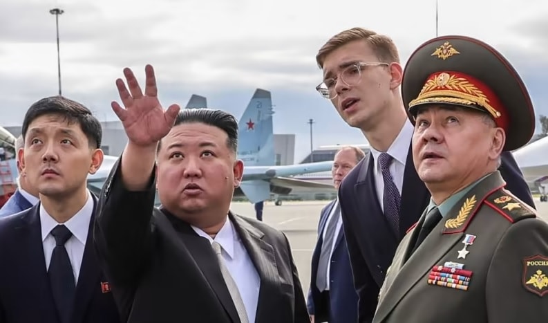 ong kim jong un gap bo truong quoc phong nga thao luan ve moi quan he quan su giua hai nuoc hinh 2