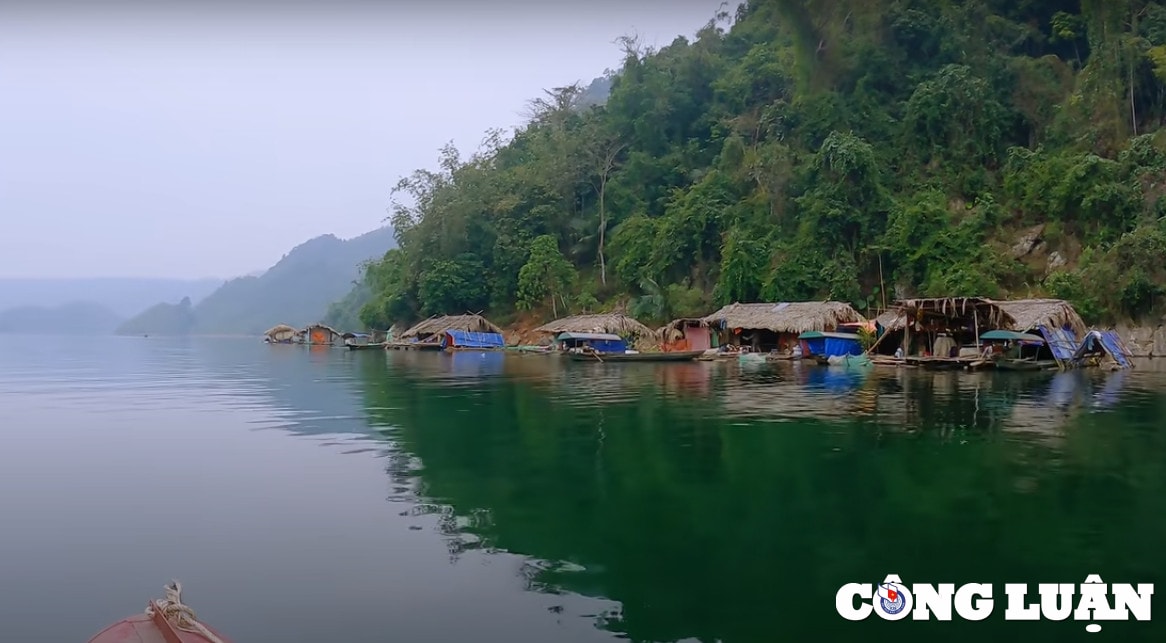 ve mien ha long tren can o tuyen quang hinh 2