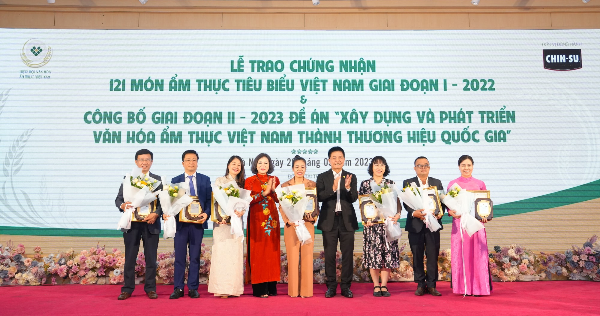 chin su dong hanh cung hiep hoi van hoa am thuc viet nam vinh danh 121 mon an tieu bieu nam 2022 hinh 2
