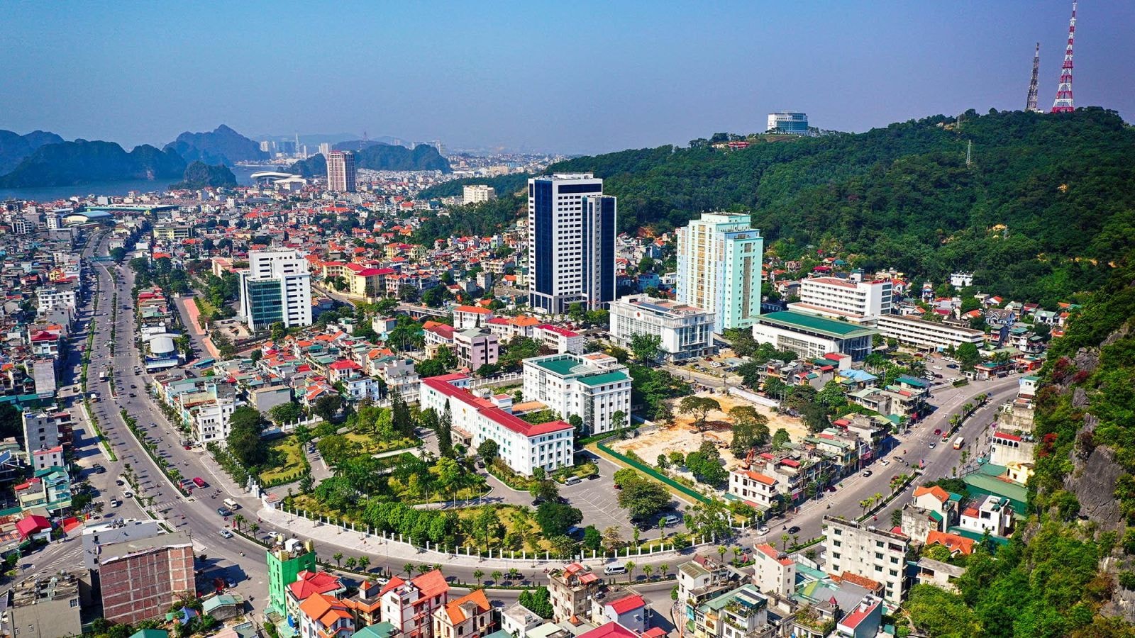 bao chi cung can di trong va di cung trong qua trinh xay dung chinh sach hinh 3