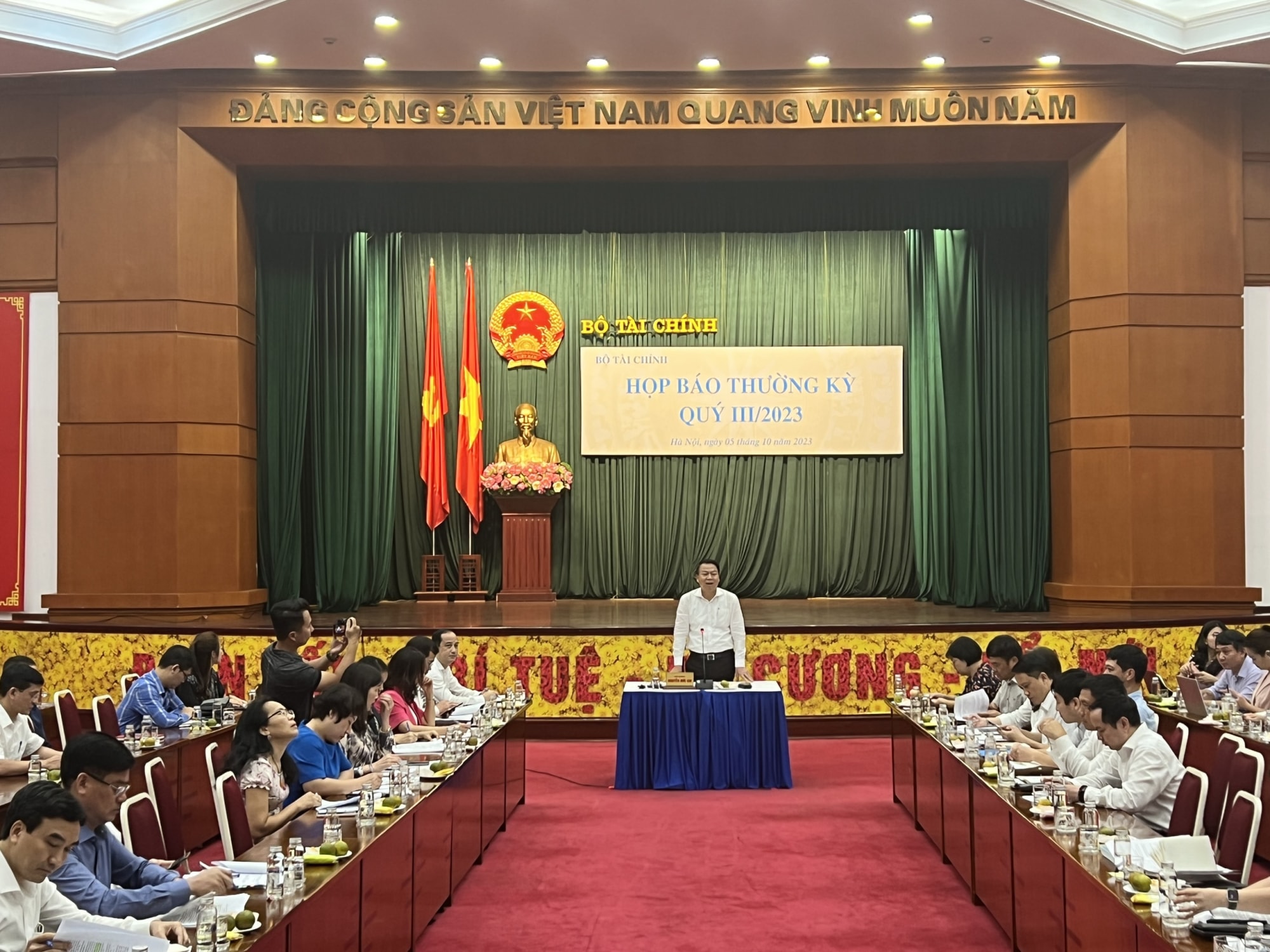 viec ngan hang tu y su dung gan no quy binh on xang dau bo tai chinh khang dinh se lam ro hinh 1